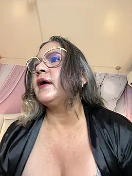 Snapshot of Lucy_Milf_474 chatting on 05/30/26, 11:49 Lucy Milf 474 online show from 05/30/26, 11:49