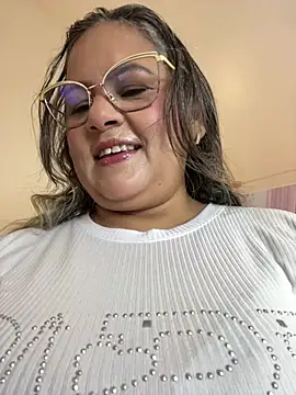 Snapshot of Lucy_Milf_474 chatting on 06/20/26, 12:10 Lucy Milf 474 online show from 06/20/26, 12:10