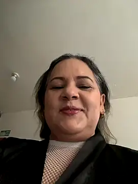 Snapshot of Lucy_Milf_474 chatting on 10/07/25, 11:33 Lucy Milf 474 online show from 10/07/25, 11:33