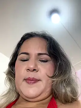 Snapshot of Lucy_Milf_474 chatting on 11/18/25, 11:46 Lucy Milf 474 online show from 11/18/25, 11:46