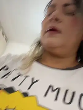 Snapshot of Lucy_Milf_474 chatting on 11/21/25, 11:42 Lucy Milf 474 online show from 11/21/25, 11:42