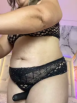 Snapshot of Lucy_Milf_474 chatting on 05/26/26, 12:14 Lucy Milf 474 online show from 05/26/26, 12:14
