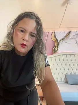 Snapshot of Lucy_Milf_474 chatting on 06/15/26, 12:05 Lucy Milf 474 online show from 06/15/26, 12:05