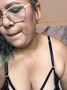 Snapshot of Lucy_Milf_474 chatting on 04/24/26, 12:18 Lucy Milf 474 online show from 04/24/26, 12:18