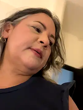 Snapshot of Lucy_Milf_474 chatting on 11/29/25, 11:54 Lucy Milf 474 online show from 11/29/25, 11:54