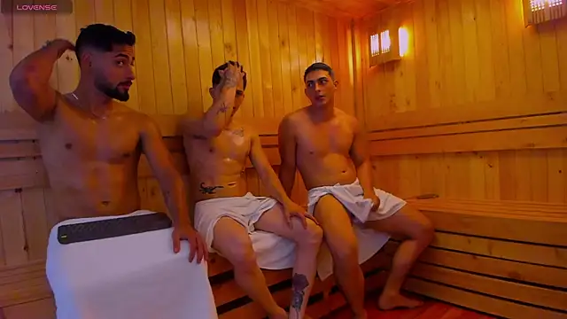 Snapshot of mike_friends chatting on 09/23/25, 01:01 mike friends online show from 09/23/25, 01:01