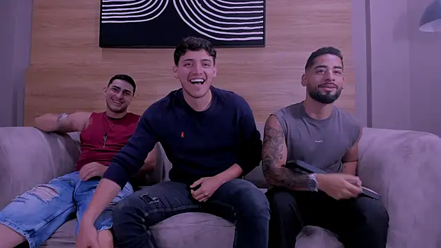 Snapshot of mike_friends chatting on 12/02/25, 02:41 mike friends online show from 12/02/25, 02:41