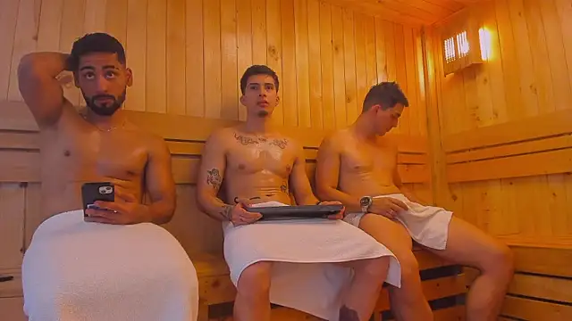 Snapshot of mike_friends chatting on 09/27/25, 01:01 mike friends online show from 09/27/25, 01:01