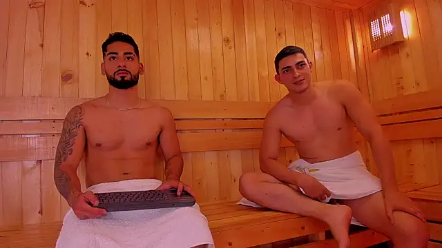 Snapshot of mike_friends chatting on 10/26/25, 01:39 mike friends online show from 10/26/25, 01:39