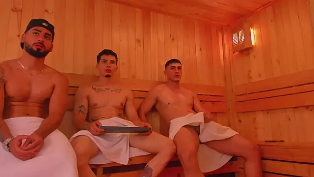 Snapshot of mike_friends chatting on 11/08/25, 01:20 mike friends online show from 11/08/25, 01:20