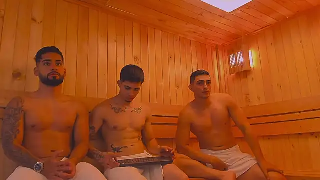 Snapshot of mike_friends chatting on 10/18/25, 12:56 mike friends online show from 10/18/25, 12:56