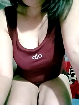 Surrilove online show from 12/17/25, 04:01