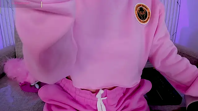 chloegils  online show from 10/17/25, 02:30