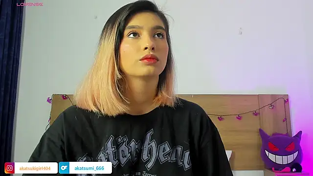 Snapshot of Akatsumi_ chatting on 10/28/25, 09:58 Akatsumi online show from 10/28/25, 09:58