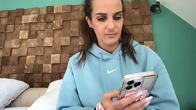 AmyStone   online show from 10/01/25, 12:20