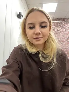 Sky Cutie online show from 10/31/25, 05:04