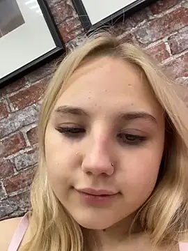 Sky Cutie online show from 10/02/25, 05:00