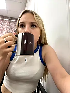 Sky Cutie online show from 09/23/25, 04:30