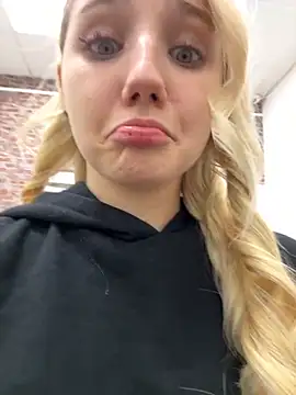 Sky Cutie online show from 10/06/25, 04:57