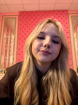 Sky Cutie online show from 10/18/25, 05:09