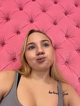 Sky Cutie online show from 02/24/26, 07:42