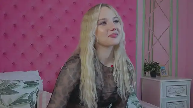 Sky Cutie online show from 10/24/25, 05:39