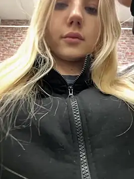 Sky Cutie online show from 09/29/25, 04:52