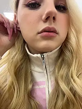 Sky Cutie online show from 12/01/25, 04:46