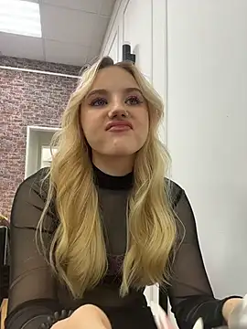 Sky Cutie online show from 12/20/25, 04:37