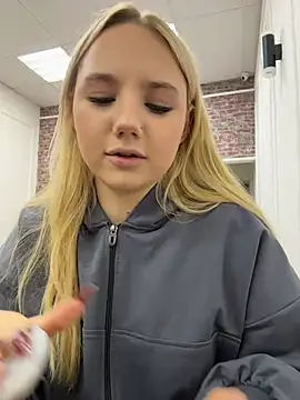 Sky Cutie online show from 11/08/25, 04:05