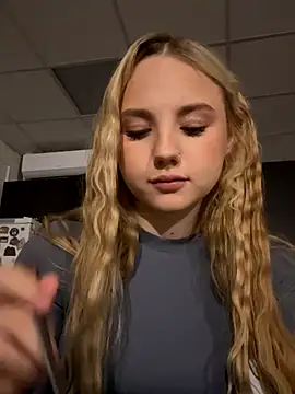 Sky Cutie online show from 09/13/25, 04:56