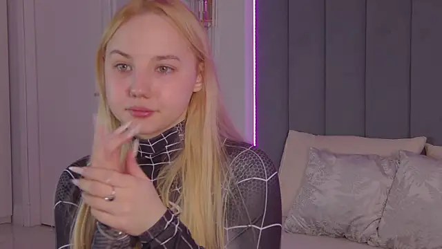 Sky Cutie online show from 04/15/26, 04:29