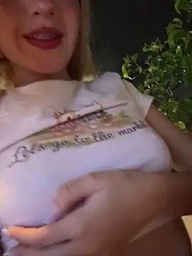 Snapshot of SweetBunnyGF chatting on 10/30/25, 11:23 SweetBunnyGF online show from 10/30/25, 11:23