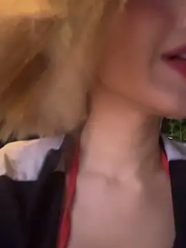 Snapshot of SweetBunnyGF chatting on 10/24/25, 11:15 SweetBunnyGF online show from 10/24/25, 11:15