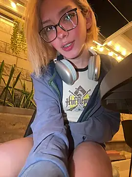 SweetBunnyGF online show from 05/25/26, 01:05
