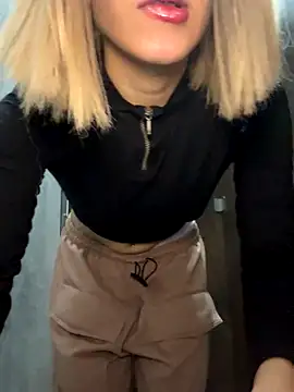 Snapshot of SweetBunnyGF chatting on 11/01/25, 09:52 SweetBunnyGF online show from 11/01/25, 09:52