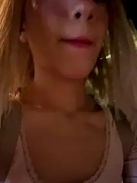 Snapshot of SweetBunnyGF chatting on 11/10/25, 12:04 SweetBunnyGF online show from 11/10/25, 12:04