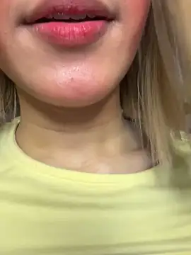 SweetBunnyGF online show from 02/12/26, 11:59