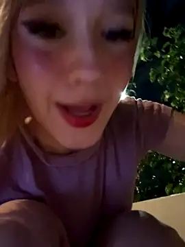 Snapshot of SweetBunnyGF chatting on 10/29/25, 11:36 SweetBunnyGF online show from 10/29/25, 11:36