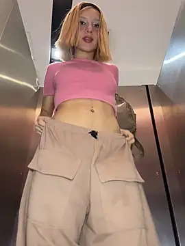 Snapshot of SweetBunnyGF chatting on 11/28/25, 11:49 SweetBunnyGF online show from 11/28/25, 11:49