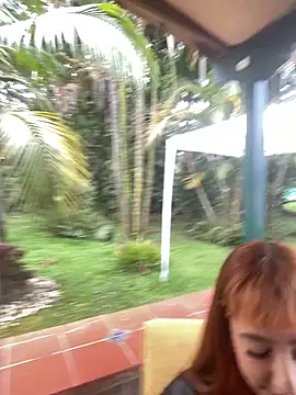 Snapshot of AliceMrtnz chatting on 11/09/25, 05:28 AliceMrtnz online show from 11/09/25, 05:28