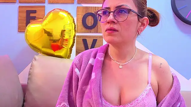 Victoria Fallon online show from 11/19/25, 11:10