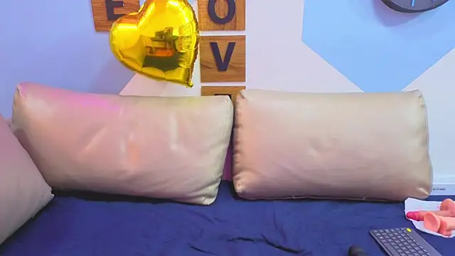 Victoria Fallon online show from 10/24/25, 09:25