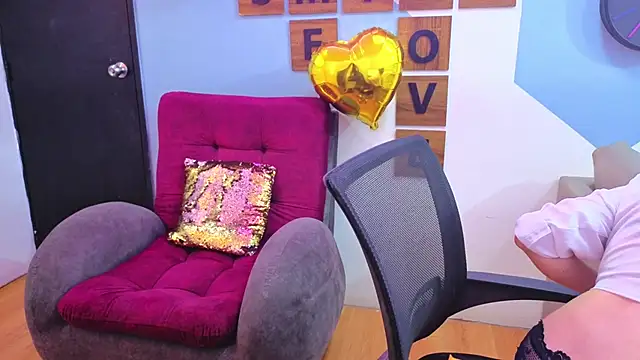 Victoria Fallon online show from 11/25/25, 09:04