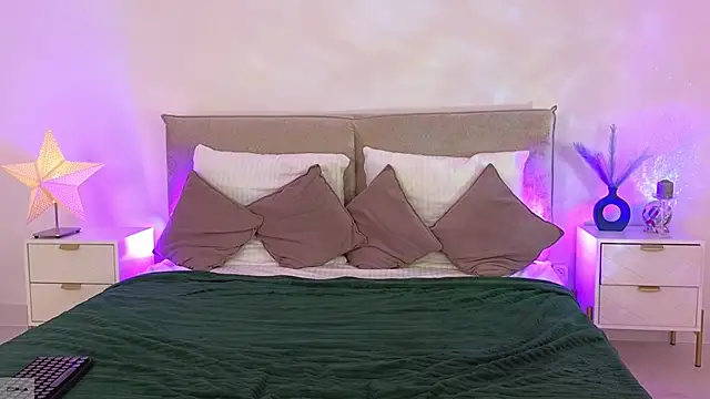 Jules night online show from 11/26/25, 09:26