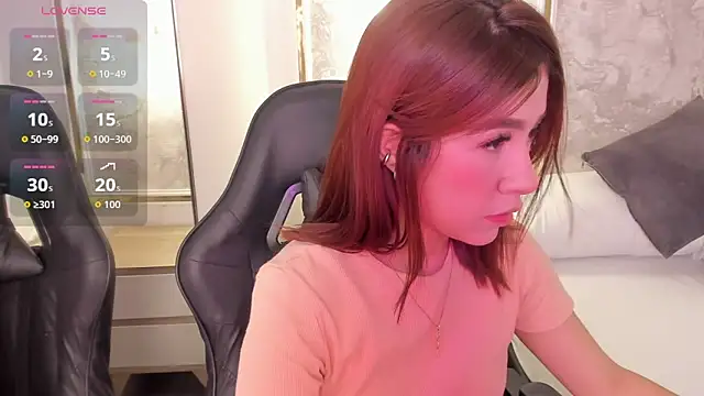 Snapshot of doll_eyees_ chatting on 10/07/25, 02:34 doll eyees online show from 10/07/25, 02:34