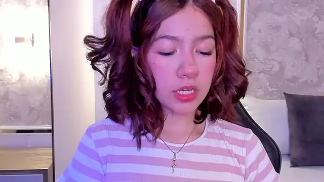 Snapshot of doll_eyees_ chatting on 09/25/25, 02:28 doll eyees online show from 09/25/25, 02:28