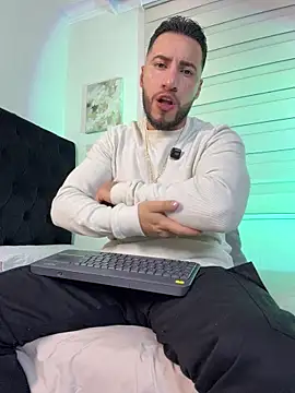 Snapshot of Thiago_Hill chatting on 02/11/26, 01:49 Thiago Hill online show from 02/11/26, 01:49