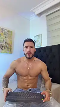 Thiago Hill online show from 05/17/26, 06:30