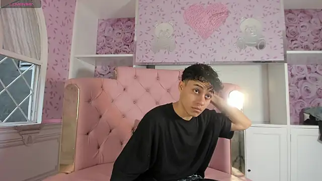 Snapshot of Dani_rivass chatting on 10/31/25, 11:29 Dani rivass online show from 10/31/25, 11:29